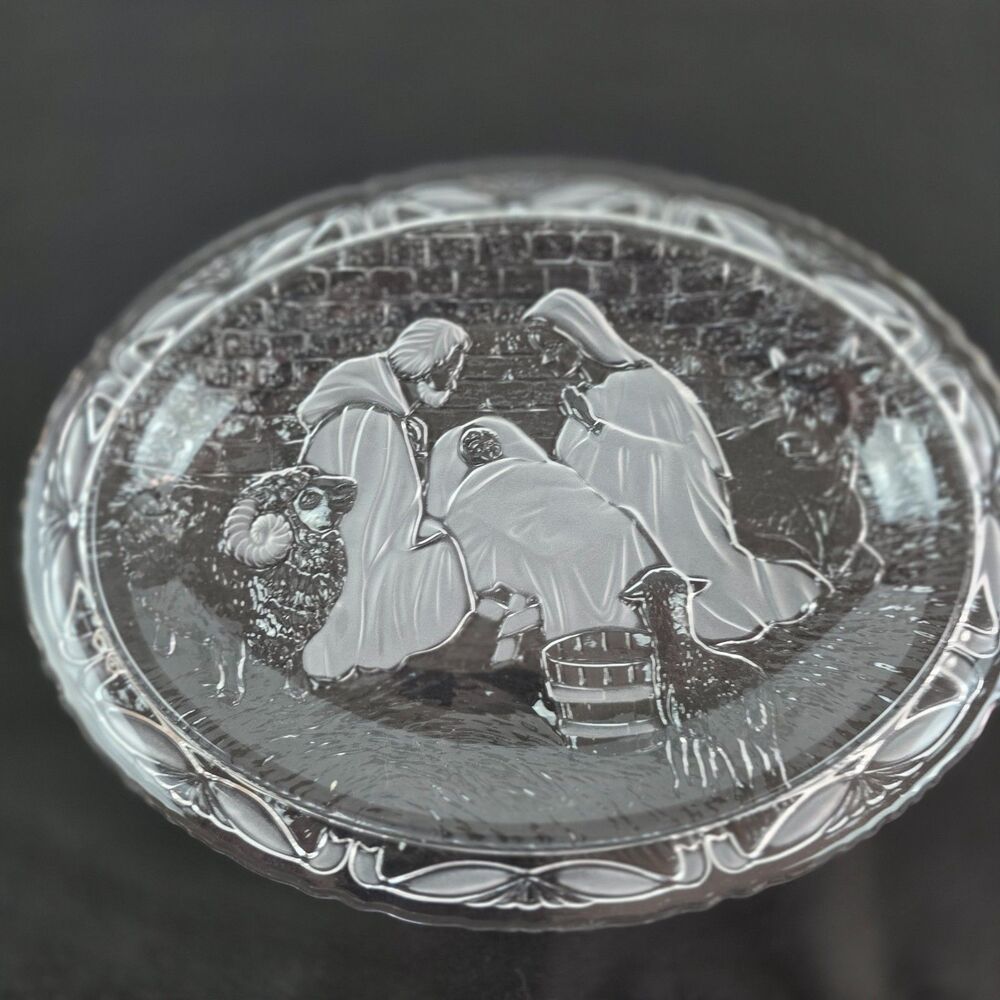 Mikasa Rejoice Nativity Plaque Plate Clear with Frosted Jesus, Mary & Joseph